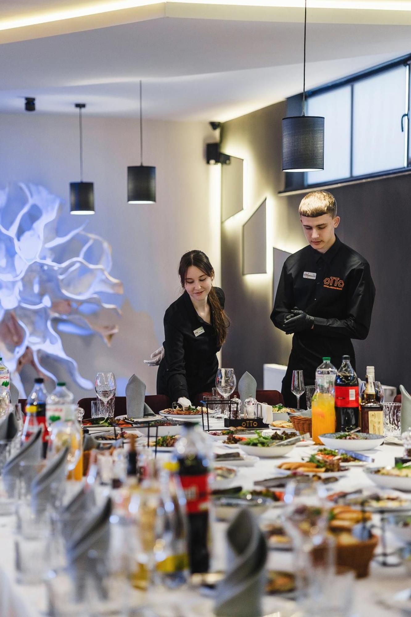 Otto Hotel-Restaurant Rivne Buitenkant foto